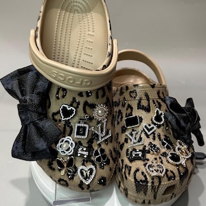 Crocs Bling guépard léopard, sabots de luxe personnalisés en strass, cadeau de Noël, crocs de Cendrillon, chaussures éblouissantes, chaussure de quinceanera