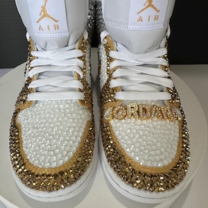 Gold Strass Jordan 1 Mids, Strass Sneakers, schillernde Nikes