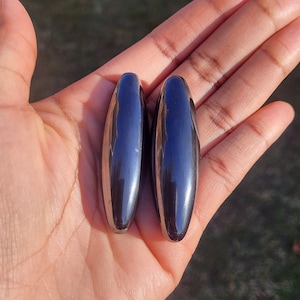 Magnetic black stone online