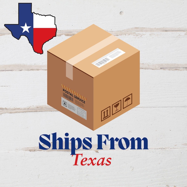 Pode incluir: Uma caixa de cart&atilde;o castanha com um c&oacute;digo de barras e uma etiqueta de servi&ccedil;o postal. A bandeira do estado do Texas est&aacute; no canto superior esquerdo. O texto "Ships From Texas" &eacute; exibido em azul e vermelho.