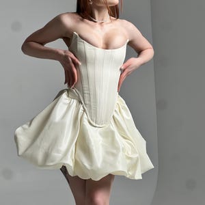 Chic Ivory Taffeta Basque Waist Wedding Corset, Drop Waist Corset Mini Skirt Bridal Set, Short Balloon Skirt, Second Look, Waist Cincher