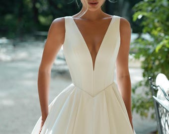 Drop Waist Wedding Dress, Satin Wedding Gown with Straps, Basque Corset Wedding Dress, Structuted Boned Corset Bridal Gown, V Neck Bridal