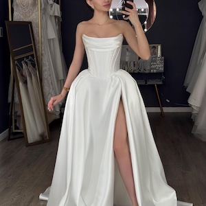 fit and flair wedding dress Fit And Flare Wedding Dress With Long Sleeve,Chapel-length Petal Train Wedding Dress,WD00871, US4 / Black