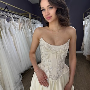 Basque Waist Wedding Corset, Drop Waist Lace Bridal Corset, Two Piece Ivory Unique Wedding Set, Embelished Bridal Corset, Long Pleated Skirt