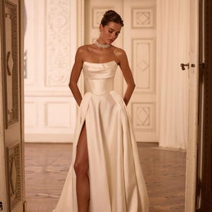 Mikado Wedding Corset Set, Luxury Wedding Basque Waist Set, A-Line Bridal Skirt, Drop Waist Draped Corset Bridal Set, Leg Slit Wedding Dress