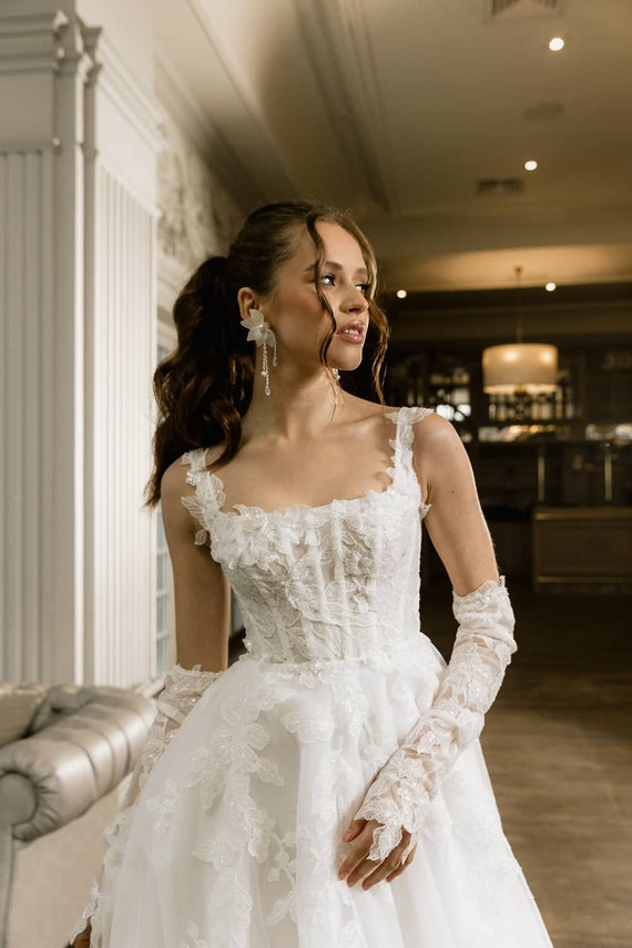 Square Neck Flower Tulle A Line Wedding Dress Square Neck Flower Tulle A Line Wedding Dress