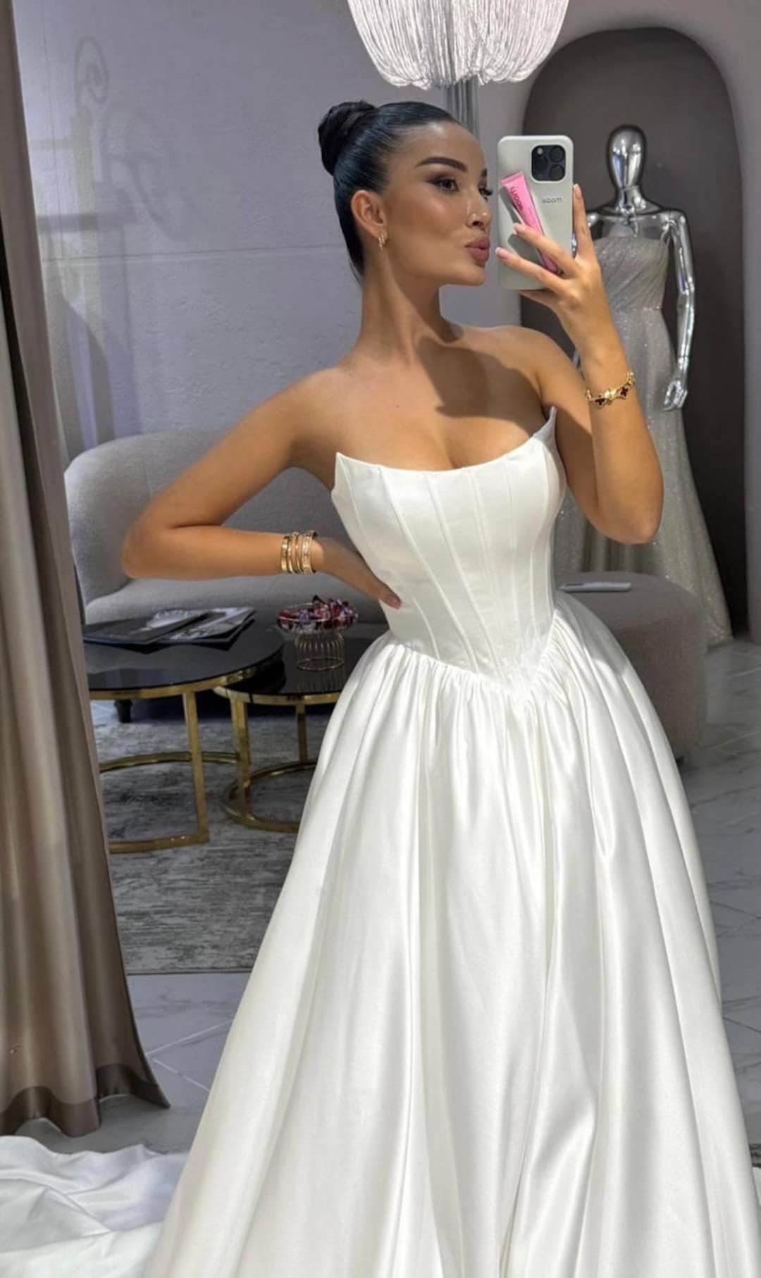 Neckline Plain White Prom Dress Stylish A-line Bridal Gown, Dramatic Bolero  Wedding Dress, Boned Corset, Basque Waist Wedding Dress, Drop Waistline  Ball Gown Wedding Dress