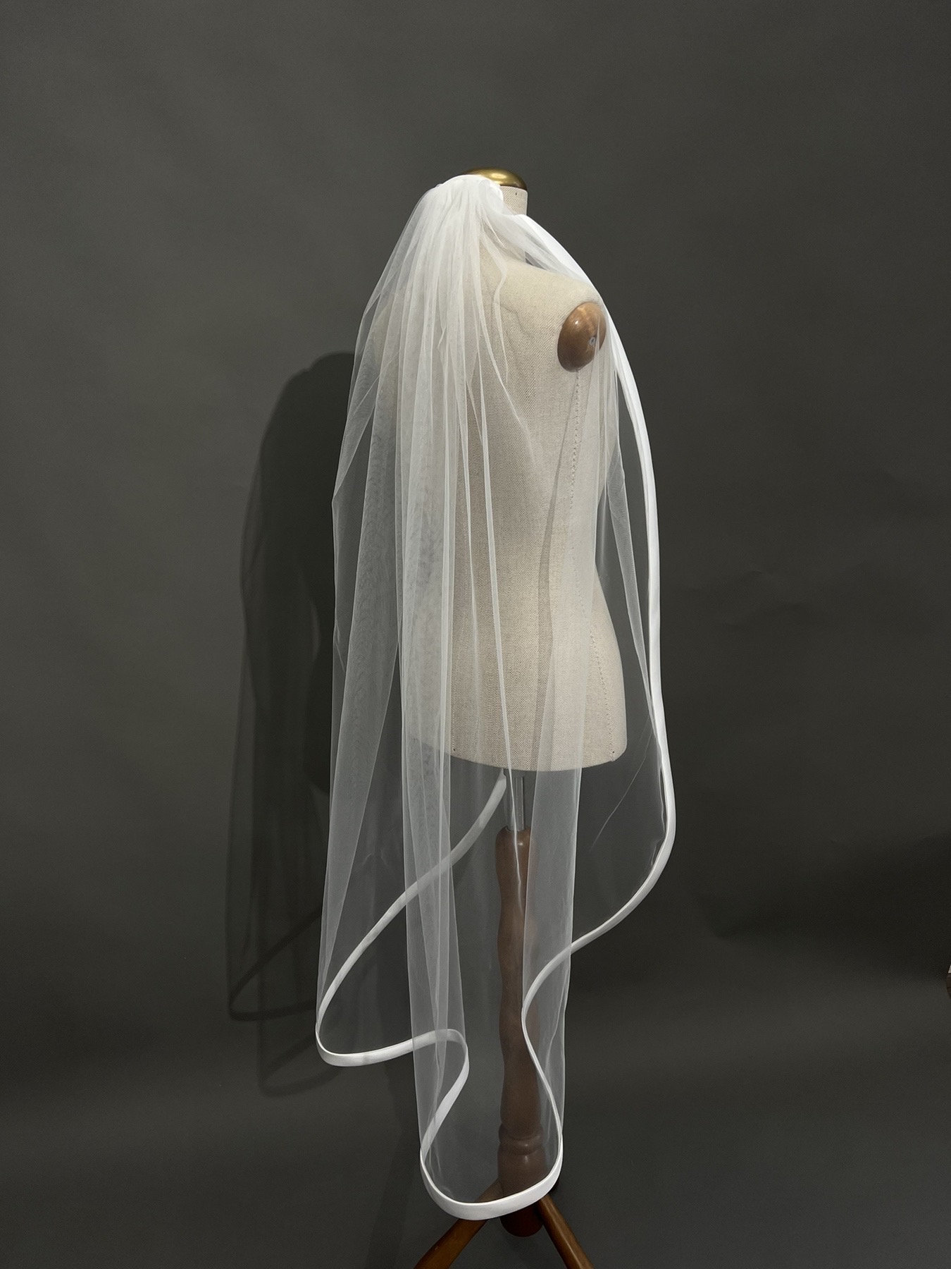 Bridal Veil, Modern Elegant Wedding Veil, Long Sheer Wedding Veil