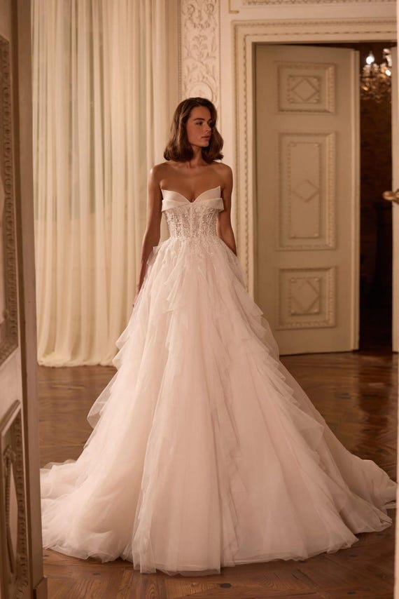 Luxury Tulle Shimmering Wedding Dress, Romantic Off-Shoulder Beaded Bridal Gown, Shimmering Corset, 2025 Wedding Dress, Elegant Bridal Gown, Luxury Tulle Shimmering Wedding Dress, Romantic Off-Shoulder Beaded Bridal Gown, Shimmering Corset, 2025 Wedding Dress, Elegant Bridal Gown,