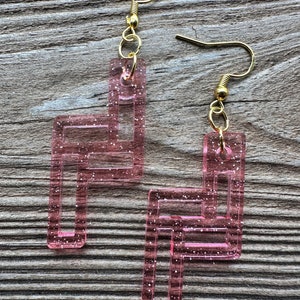 Funkelnde rosa glitzernde handgefertigte Acrylohrringe – einzigartiges Schmuckgeschenk