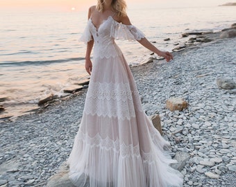 Boho Lace Applique Wedding Dress Vintage Bohemian Style Backless Beach Bridal Gown Perfect Wedding Gift