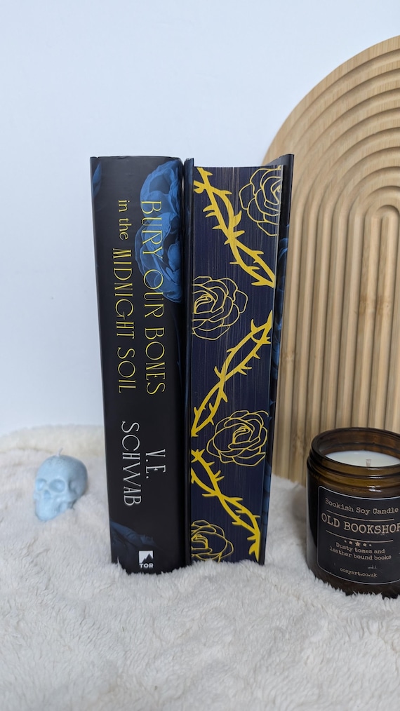 【美品】 血染めのぬかるみ 英語版　ons 初版 Bury Our Bones in the Midnight Soil Hand Painted Collectors