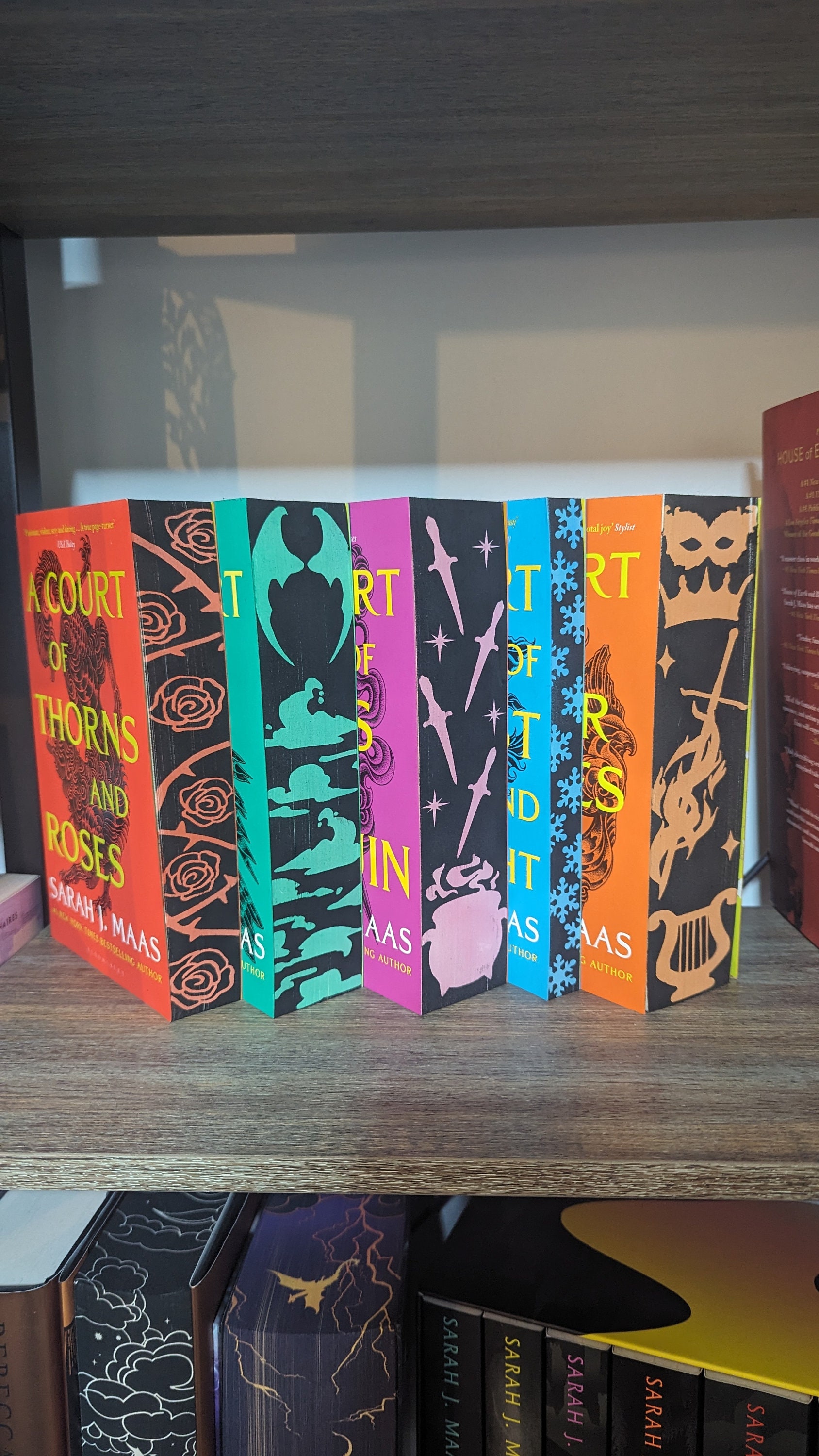 文学・小説 A Court of Thorns and Roses Series Set Amazon.com: A Court of Thorns and Roses Paperback Box Set (5