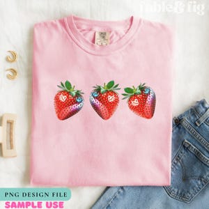 Arquivo PNG de morango, camiseta PNG de frutas de verão Y2K holográfica Morangos Arquivo de design digital Grand Millennial para POD Shop Farmers Market png