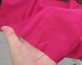 Rosa Magenta Crepe de Chine Reststück für Puppenkleidung