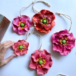 Ornamentos florais feitos à mão, artesanato em argila, decoração de parede, enfeites de Natal para decoração de presentes, enfeites de flores