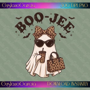 Könnte beinhalten: Eine digitale Illustration eines weißen Geistes mit schwarzer Sonnenbrille und einer Schleife mit Leopardenmuster. Der Geist hält einen Becher mit Leopardenmuster und eine passende Handtasche. Der Text BOO-JEE ist mit Fledermäusen darüber.