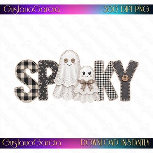 Könnte beinhalten: Eine digitale Grafik, die das Wort SPOOKY buchstabiert, wobei die Buchstaben S, P und Y schwarz-weiße Büffelkaromuster und florale Designs aufweisen. Zwei weiße Geisterillustrationen mit Knopfaugen ersetzen den Buchstaben O.