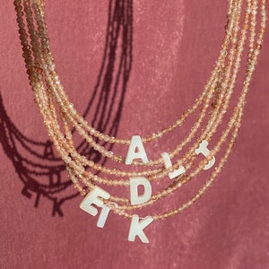 Colar com inicial personalizada, colar personalizado para presente, colar com contas de pedra do sol, gargantilhas com contas de verão