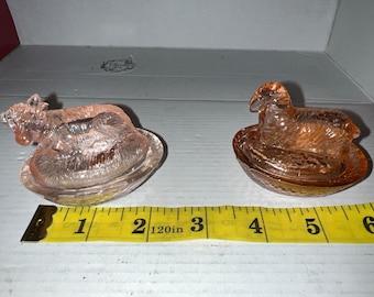 Vintage Set Of Depression Glass Mini Nesting Lamb And Calf 2” Tall Collectibles