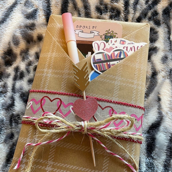Blind Date w/ a Book - Red/Pink/Hearts Wrap