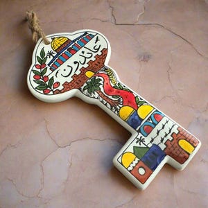 Key of Return – Palestinian Ceramic Wall Art | Hand-Painted Symbol of Resistance & Home | Made in Palestine | Arabic says "Returning"