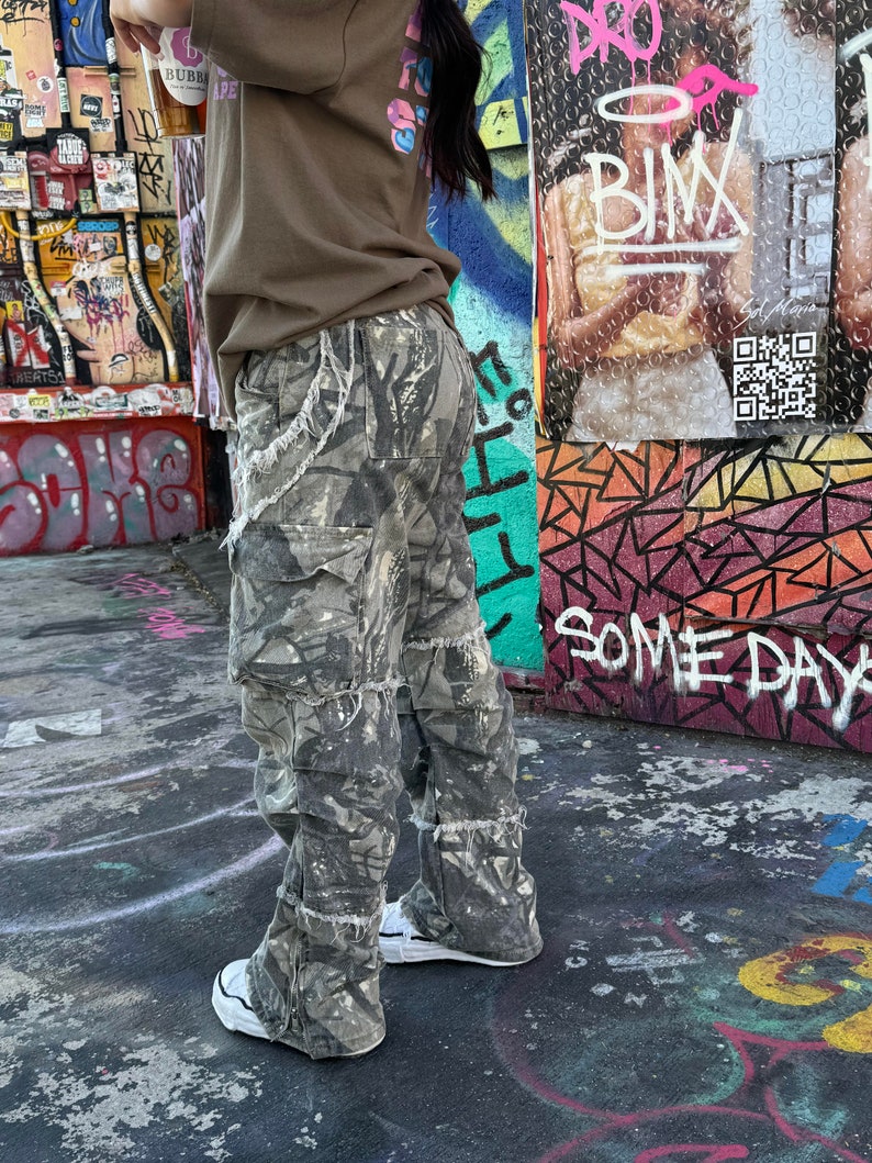 Pantalon cargo camouflage arbre en détresse salopette faite main en jean homme femme rue large image 5