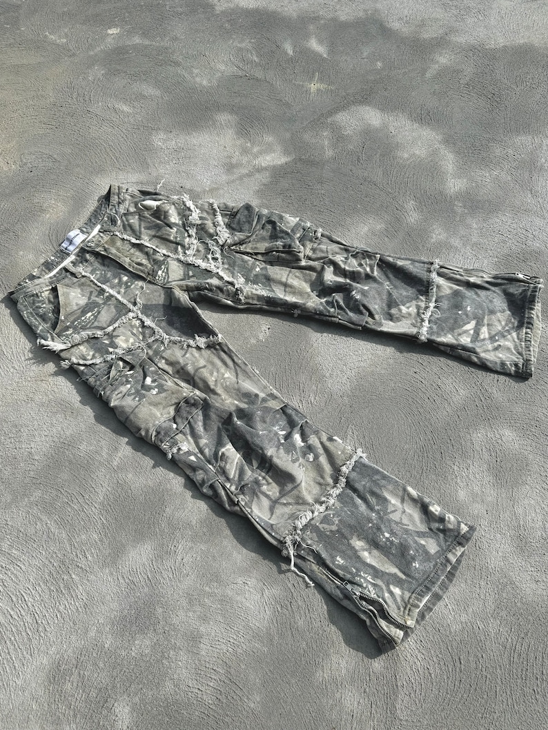 Pantalon cargo camouflage arbre en détresse salopette faite main en jean homme femme rue large image 2