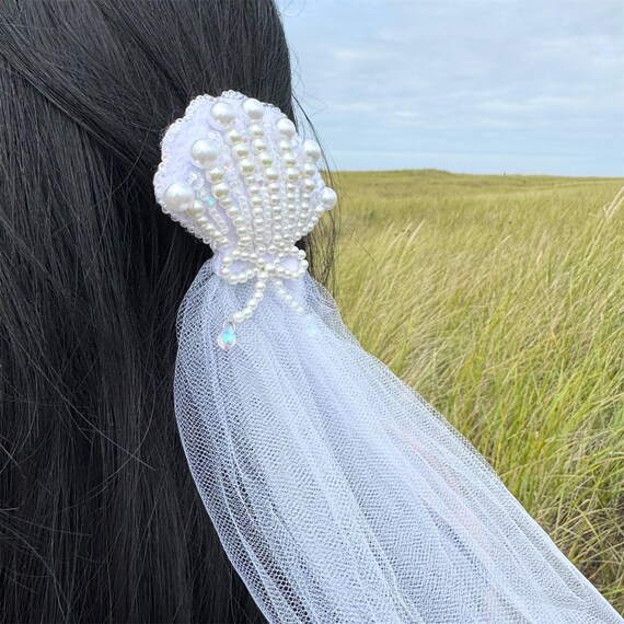 Beach Wedding Hair Clip Pearl Seashell Bridal Hair Accessory  display picture 3