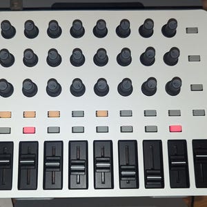 Akai Midimix Overlay - Blank Template