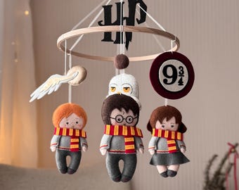 Handgefertigtes, personalisiertes Disney-Prinzessinnen-Musik-Babybett-Mobile mit rosa Schloss, Schlaflied-Dekoration fürs Kinderzimmer, zauberhaftes Babygeschenk, Märchen-Spinner