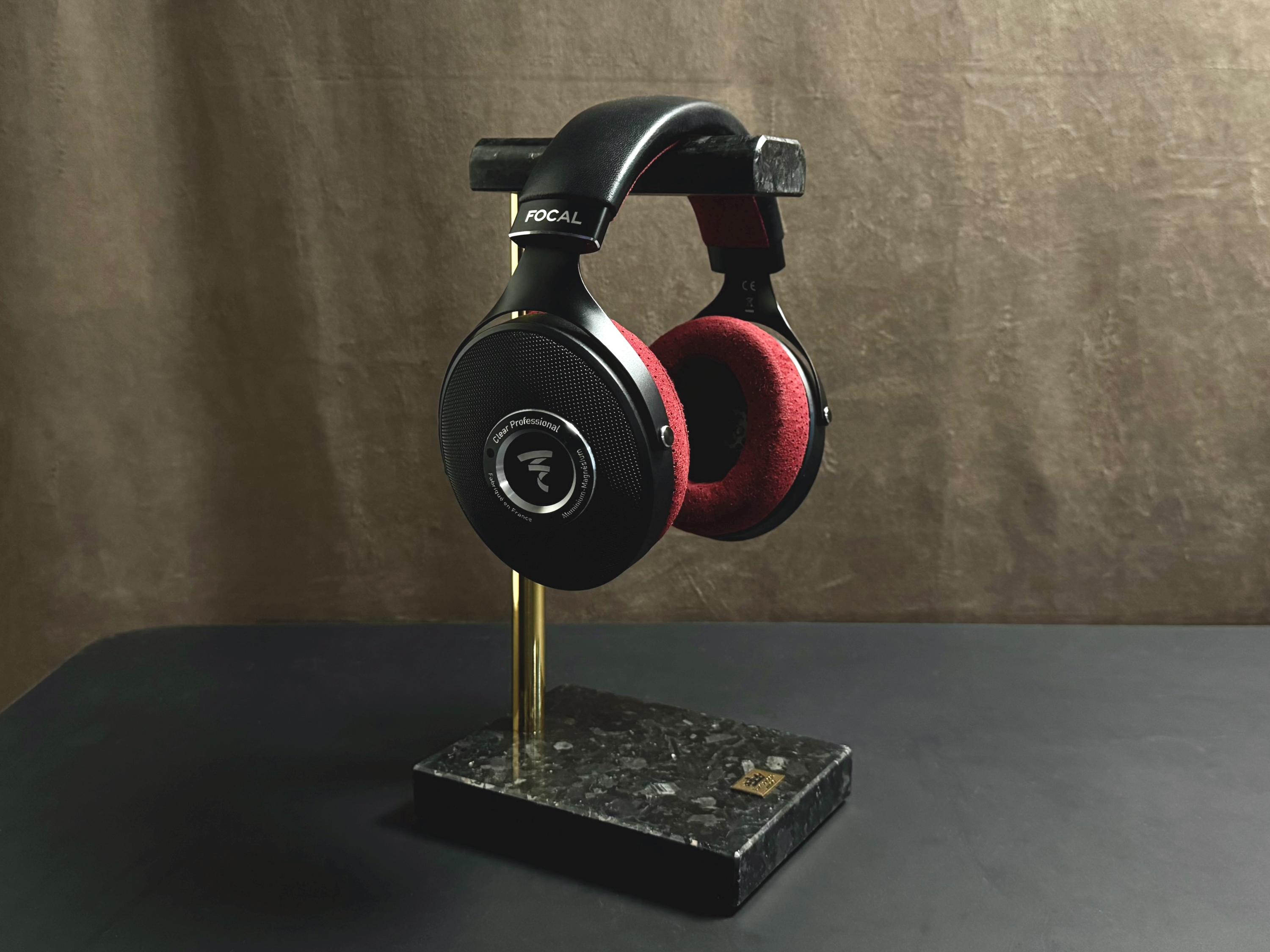 Black Marble Headphone Stand – Luxury Audiophile Desk Accessory – Handmade Gift for Him – Modern Tech Decor