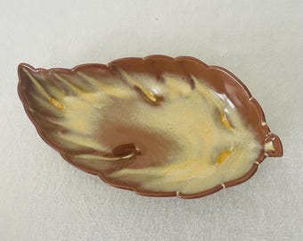 ヴィンテージ フランクマ陶器 リーフディッシュ 225 クリーム色 サービングディッシュ 小物入れ 9-10インチ