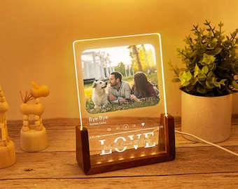 Lámpara de noche musical personalizada, placa LED con canción personalizada con soporte, placa acrílica, regalo para parejas, regalo para él, novio, mejor amigo