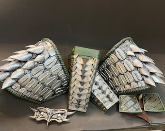 Armor Reptile Mortal Kombat - Bracers, Shoulder Guards, Belt Buckle. Custom cosplay props commissions.