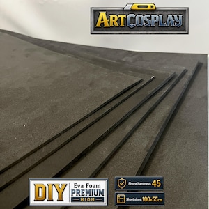 Può includere: Più fogli impilati di schiuma EVA grigio scuro con una consistenza liscia e opaca. L'immagine include il testo ARTCOSPY, DIY PREMIUM EVA FOAM, Shore hardness 45 e Sheet sizes 100x55cm. I fogli di schiuma sono rettangolari e piatti.