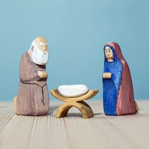 Wooden nativity scene set