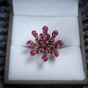 Luxurious and Flawless Gold Ring with Natural Rubies