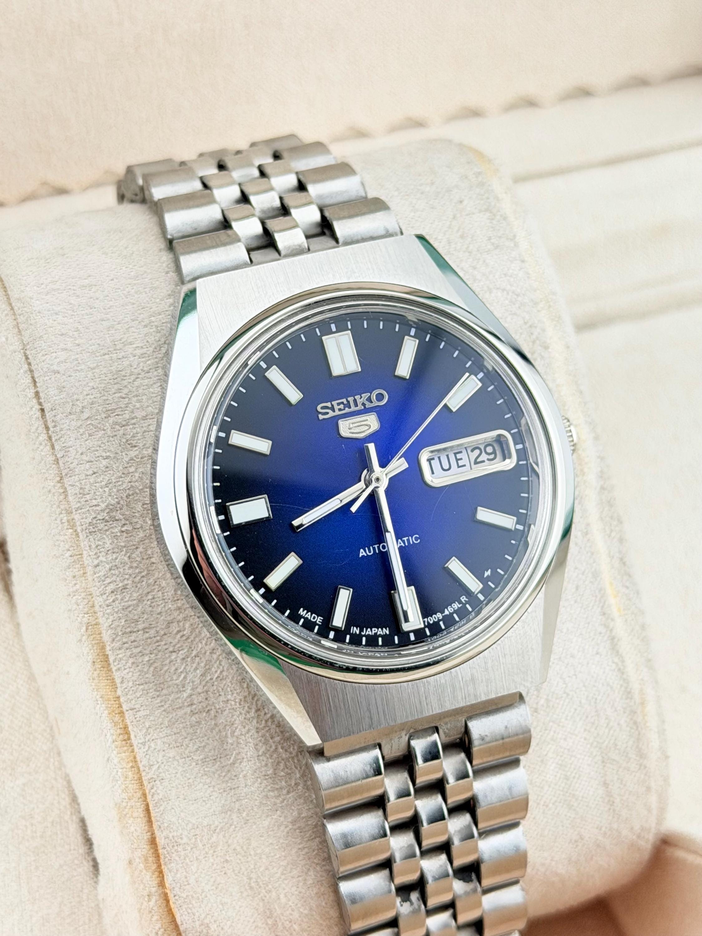 Seiko 5 Automatic 6309 Vintage Movement - Navy Blue Dial Men's