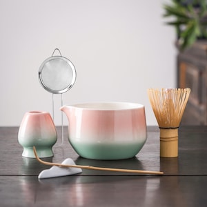 Pink Ceramic Matcha Bowl with Spout Bamboo Whisk and Chasen Holder, Gradient Glazed Pink Matcha Gift Set 550ml