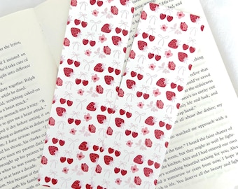 Marcapáginas de fresas y corazones / Mercancía literaria / Amante de los libros / Marcapáginas de frutas / Regalo para lectores / Impresión a doble cara / Tamaño grande: 5,8 x 18 cm
