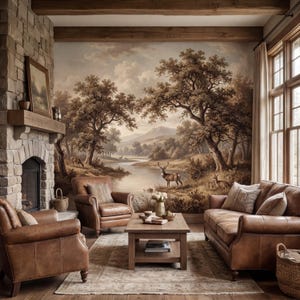Könnte beinhalten: Ein gemütliches Wohnzimmer mit einem Steinkamin, braunen Ledermöbeln und einem Landschaftsmural. Der Raum verfügt über zwei Sessel, ein Sofa und einen Holztisch auf einem gemusterten Teppich. Ein großes Fenster mit weißen Vorhängen.
