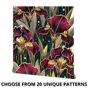 Carta da parati autoadesiva di lusso con eleganti fiori di iris color bordeaux, sofisticata carta da parati floreale vintage botanica.