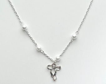 Collier chaîne noeud papillon, collier en argent parfait pour offrir et pour un usage quotidien, collier chaîne avec pendentif noeud, cadeau pour elle collier de perles