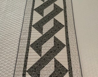 Redwood Truck Quilted Table Runner NCU0DDK1332