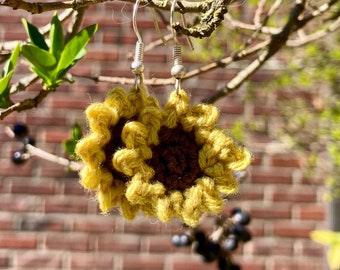 Petites boucles d'oreilles tournesol au crochet, bijoux faits main esthétiques simples, jolies boucles d'oreilles pendantes et pendantes en fleurs jaunes, printemps et été