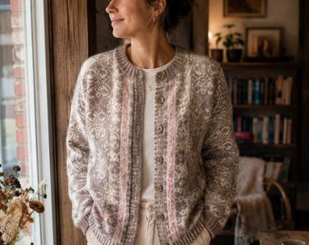 Cárdigan nórdico vintage talla L, beige y rosa, de punto grueso, estilo cottagecore, estilo abuela.