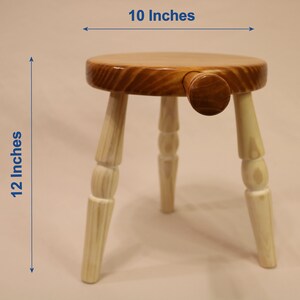 Tabouret à trois pieds en bois de style vintage Meuble fait main image 10