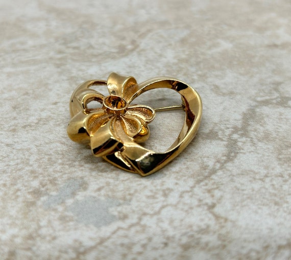 Avon Vintage Heart Pin with Golden Rhinestone Acc… - image 2