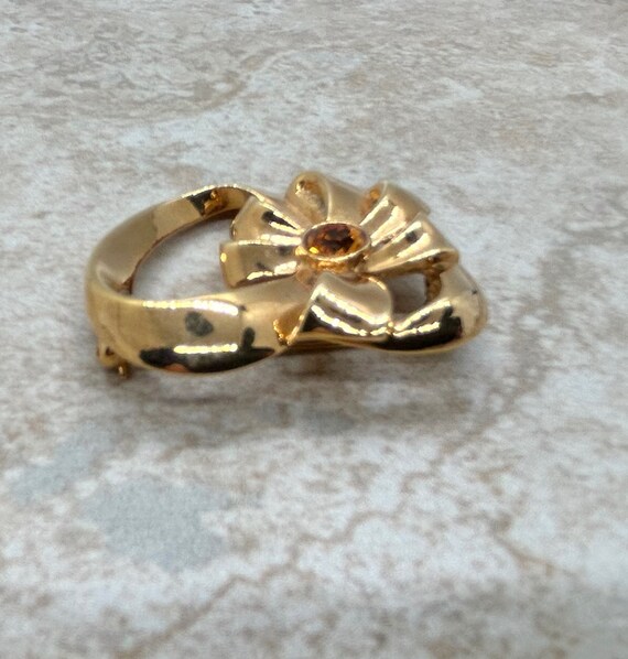 Avon Vintage Heart Pin with Golden Rhinestone Acc… - image 3